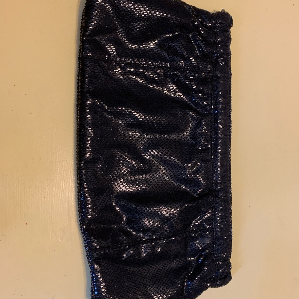 Black clutch